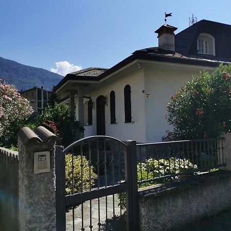 Casa Vacanze - Residenza Elvezia Tirano Buitenkant foto