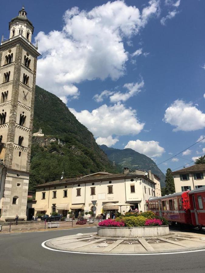 Casa Vacanze - Residenza Elvezia Tirano Buitenkant foto