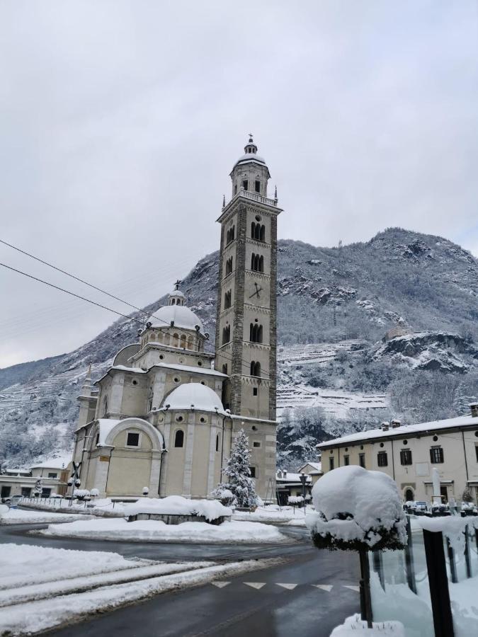 Casa Vacanze - Residenza Elvezia Tirano Buitenkant foto